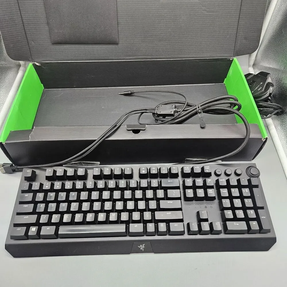 Razer BlackWidow Elite Mechanical Gaming Keyboard W Logitech G502 Mouse Tested